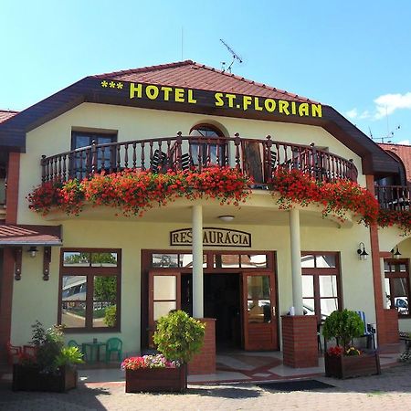 Hotel St.Florian Štúrovo エクステリア 写真